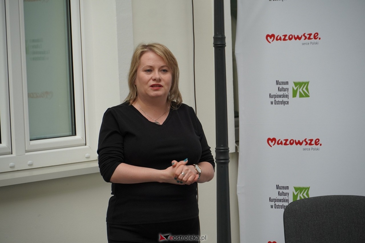 Tradycyjna wycinanka żydowska - finisaż wystawy w Muzeum Kultury Kurpiowskiej [26.04.2025] - zdjęcie #21 - eOstroleka.pl