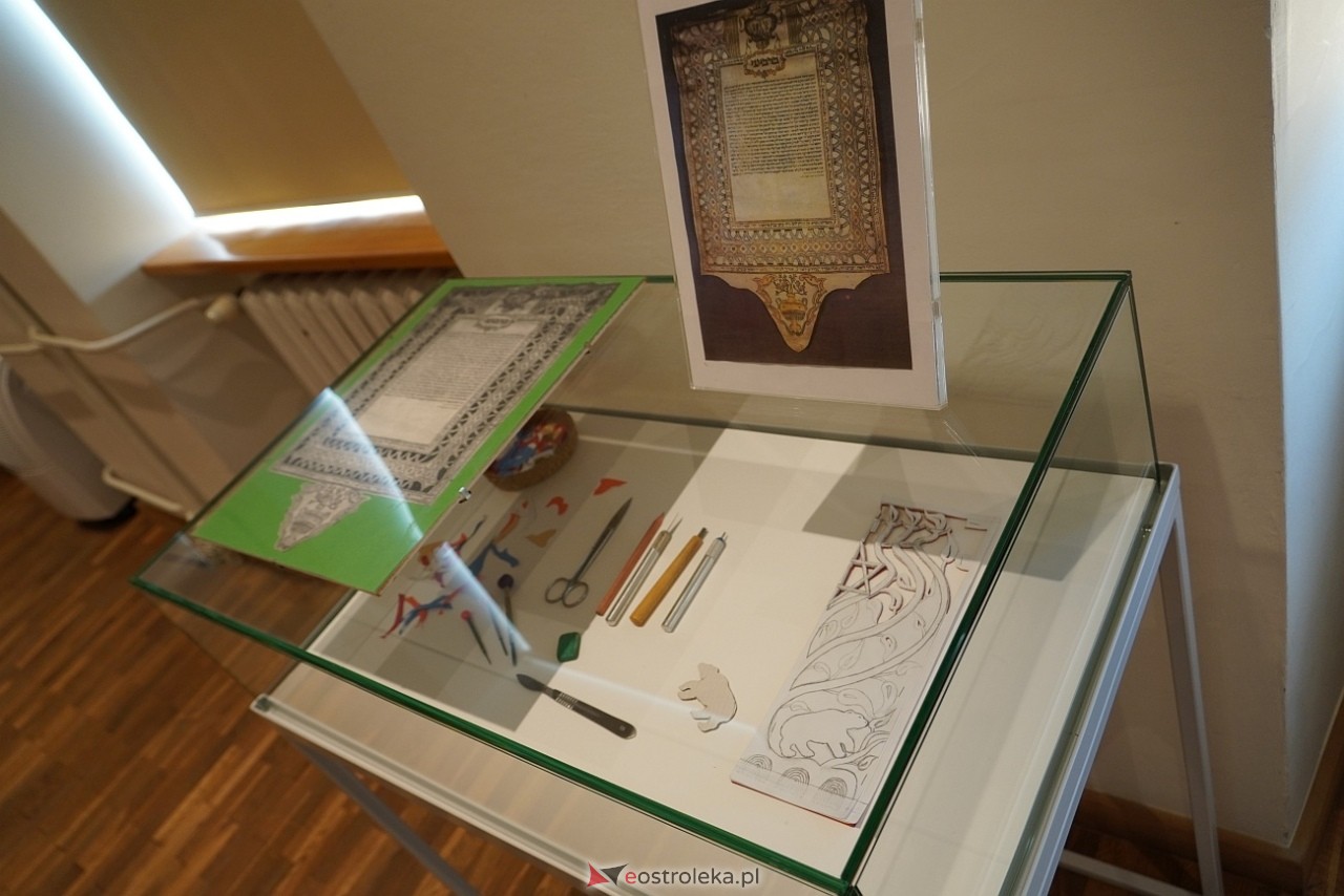 Tradycyjna wycinanka żydowska - finisaż wystawy w Muzeum Kultury Kurpiowskiej [26.04.2025] - zdjęcie #3 - eOstroleka.pl