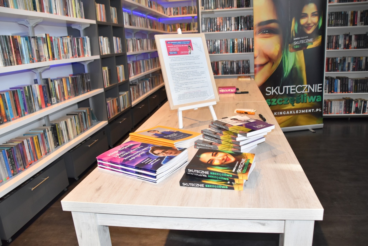 Siła kobiet w trudnych czasach – warsztaty w bibliotece w Kadzidle [29.04.2025] - zdjęcie #1 - eOstroleka.pl