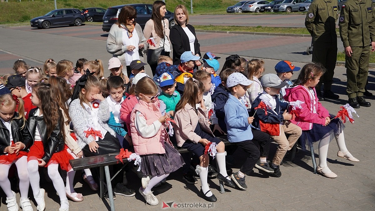 Happening z okazj iDnia Flagi w Ostrołęce [30.04.2025] - zdjęcie #172 - eOstroleka.pl