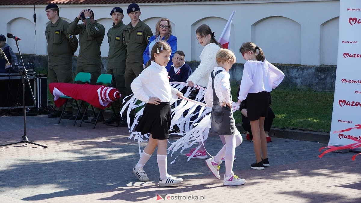 Happening z okazj iDnia Flagi w Ostrołęce [30.04.2025] - zdjęcie #175 - eOstroleka.pl