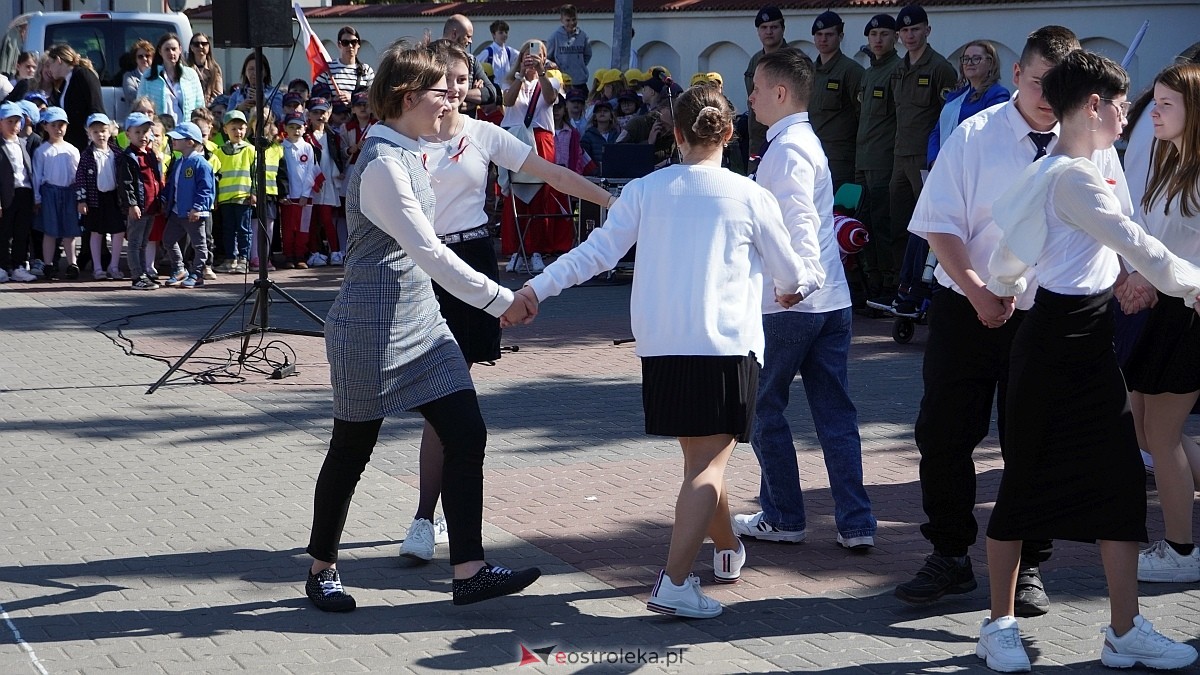 Happening z okazj iDnia Flagi w Ostrołęce [30.04.2025] - zdjęcie #117 - eOstroleka.pl