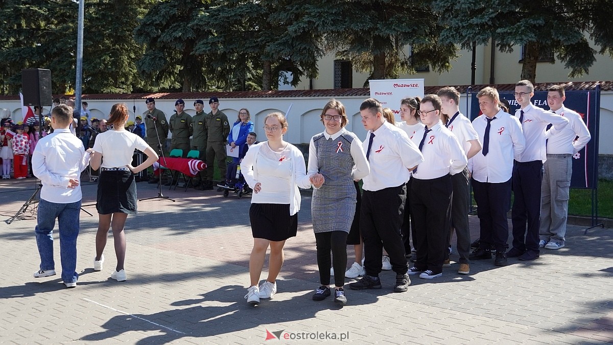 Happening z okazj iDnia Flagi w Ostrołęce [30.04.2025] - zdjęcie #96 - eOstroleka.pl