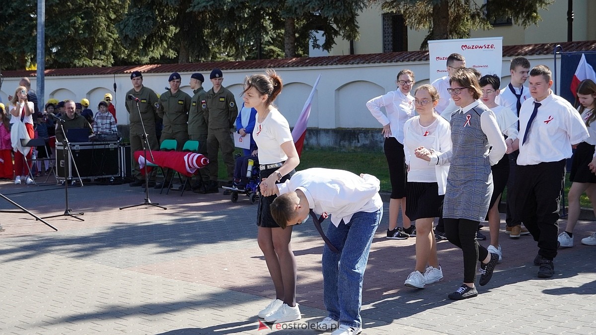 Happening z okazj iDnia Flagi w Ostrołęce [30.04.2025] - zdjęcie #145 - eOstroleka.pl