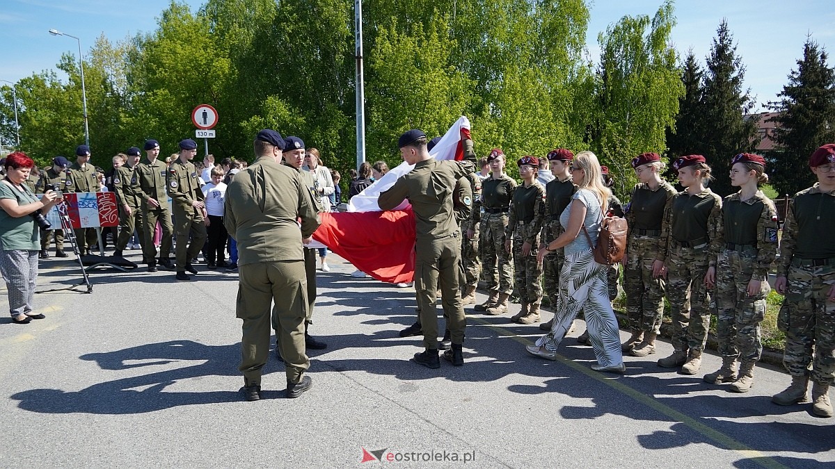 Happening z okazj iDnia Flagi w Ostrołęce [30.04.2025] - zdjęcie #115 - eOstroleka.pl