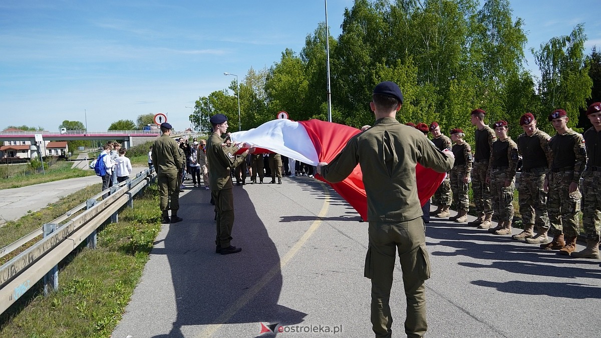 Happening z okazj iDnia Flagi w Ostrołęce [30.04.2025] - zdjęcie #109 - eOstroleka.pl