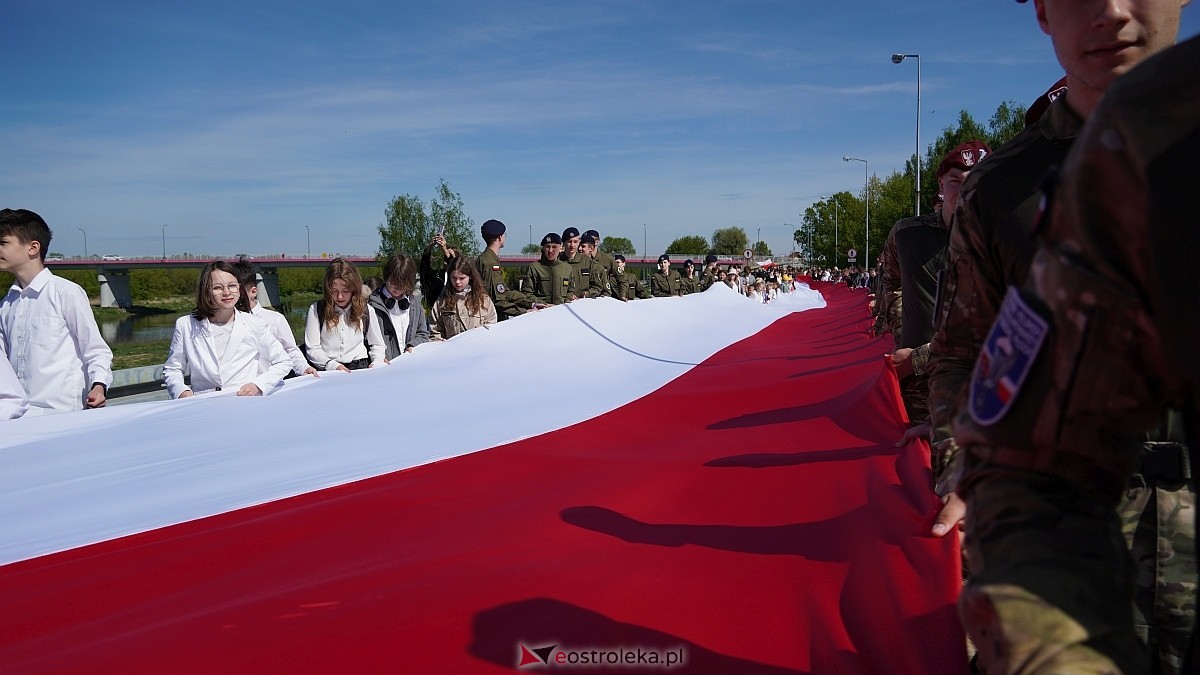 Happening z okazj iDnia Flagi w Ostrołęce [30.04.2025] - zdjęcie #78 - eOstroleka.pl