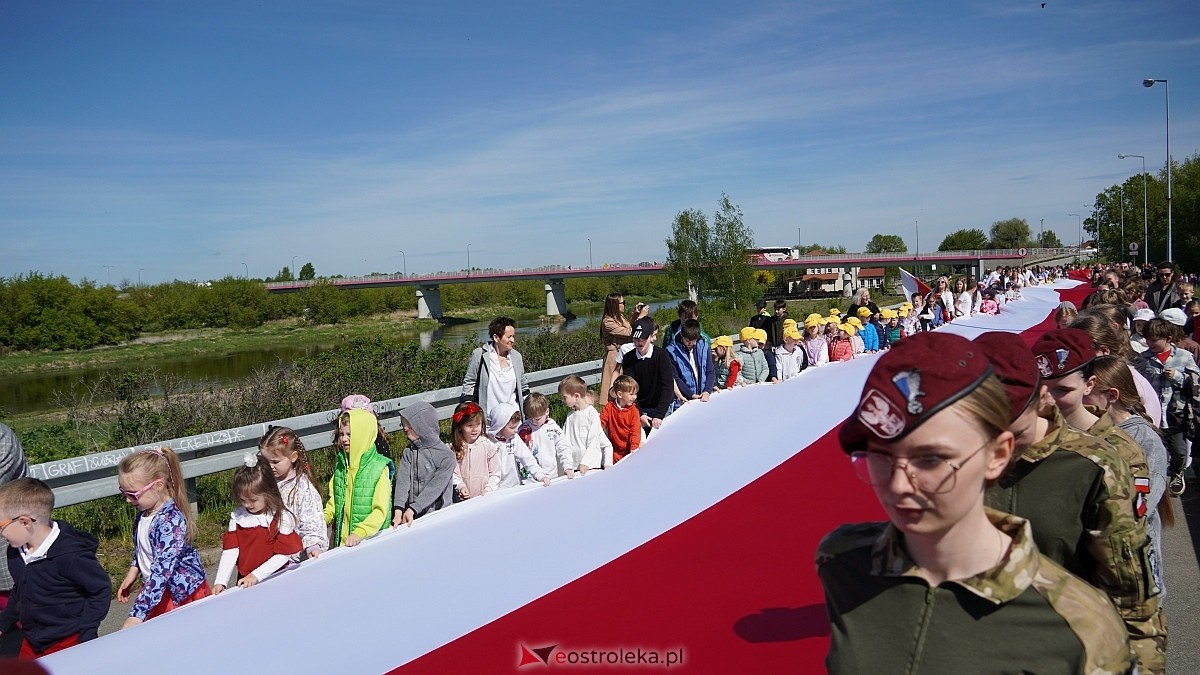 Happening z okazj iDnia Flagi w Ostrołęce [30.04.2025] - zdjęcie #64 - eOstroleka.pl