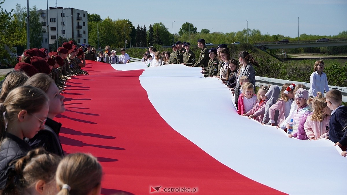 Happening z okazj iDnia Flagi w Ostrołęce [30.04.2025] - zdjęcie #60 - eOstroleka.pl