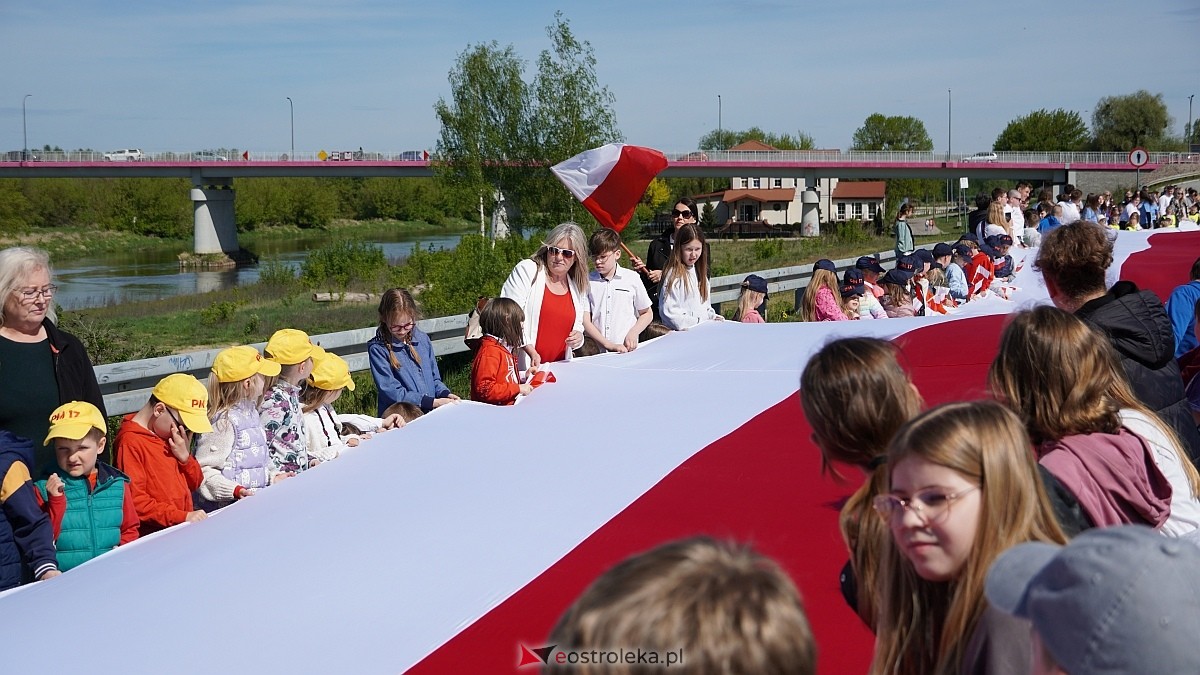 Happening z okazj iDnia Flagi w Ostrołęce [30.04.2025] - zdjęcie #41 - eOstroleka.pl