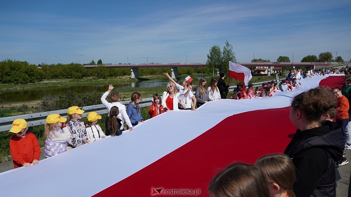 Happening z okazj iDnia Flagi w Ostrołęce [30.04.2025] - zdjęcie #33 - eOstroleka.pl