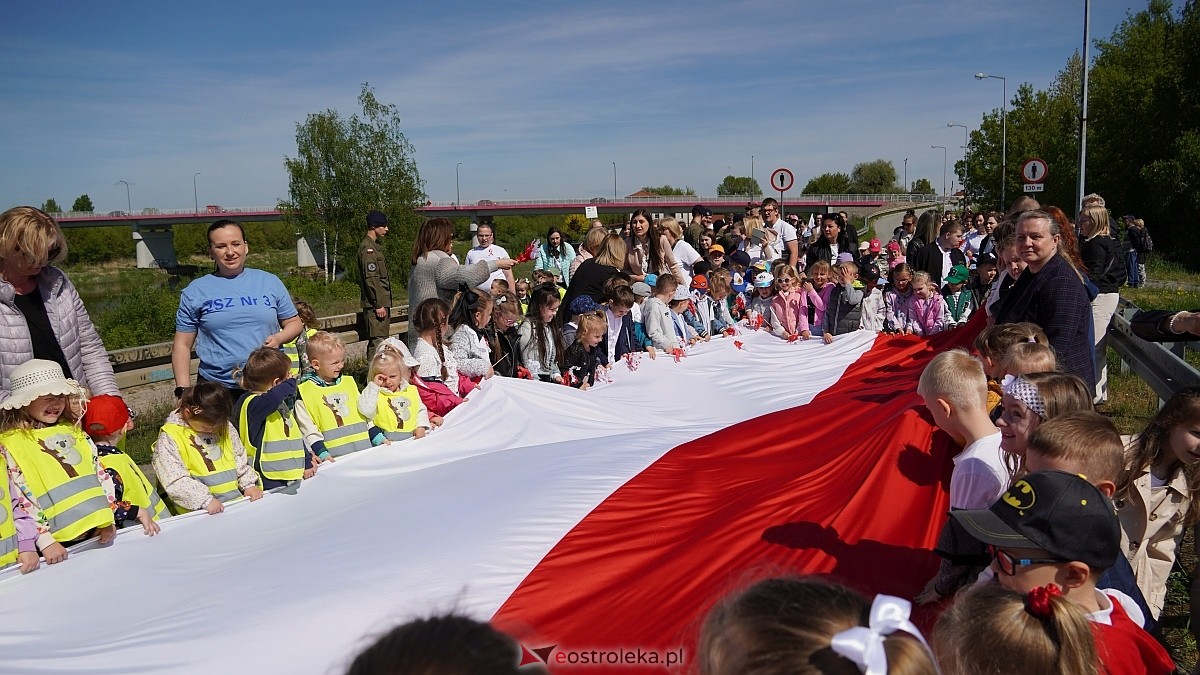 Happening z okazj iDnia Flagi w Ostrołęce [30.04.2025] - zdjęcie #23 - eOstroleka.pl