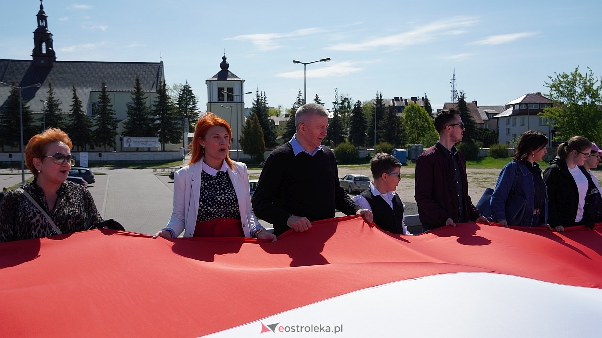 Happening z okazj iDnia Flagi w Ostrołęce [30.04.2025] - zdjęcie #17 - eOstroleka.pl