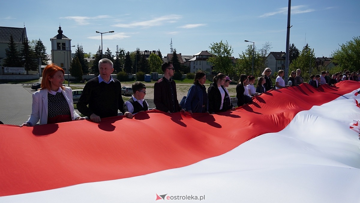 Happening z okazj iDnia Flagi w Ostrołęce [30.04.2025] - zdjęcie #15 - eOstroleka.pl