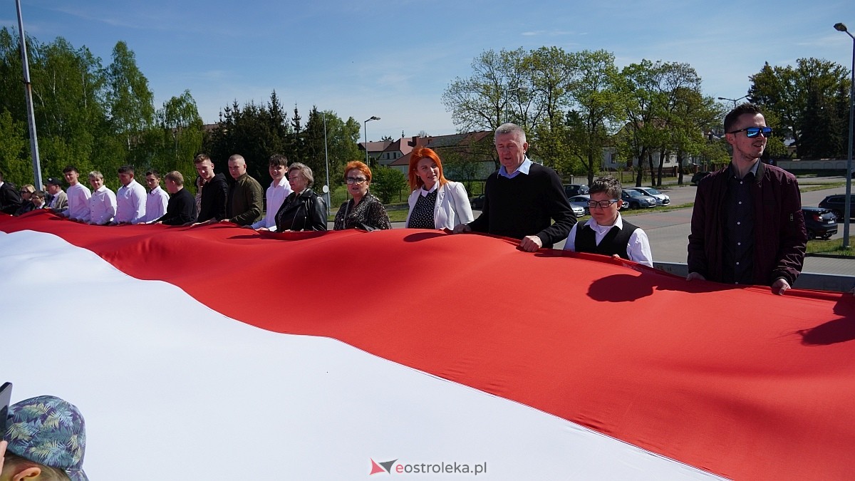 Happening z okazj iDnia Flagi w Ostrołęce [30.04.2025] - zdjęcie #14 - eOstroleka.pl