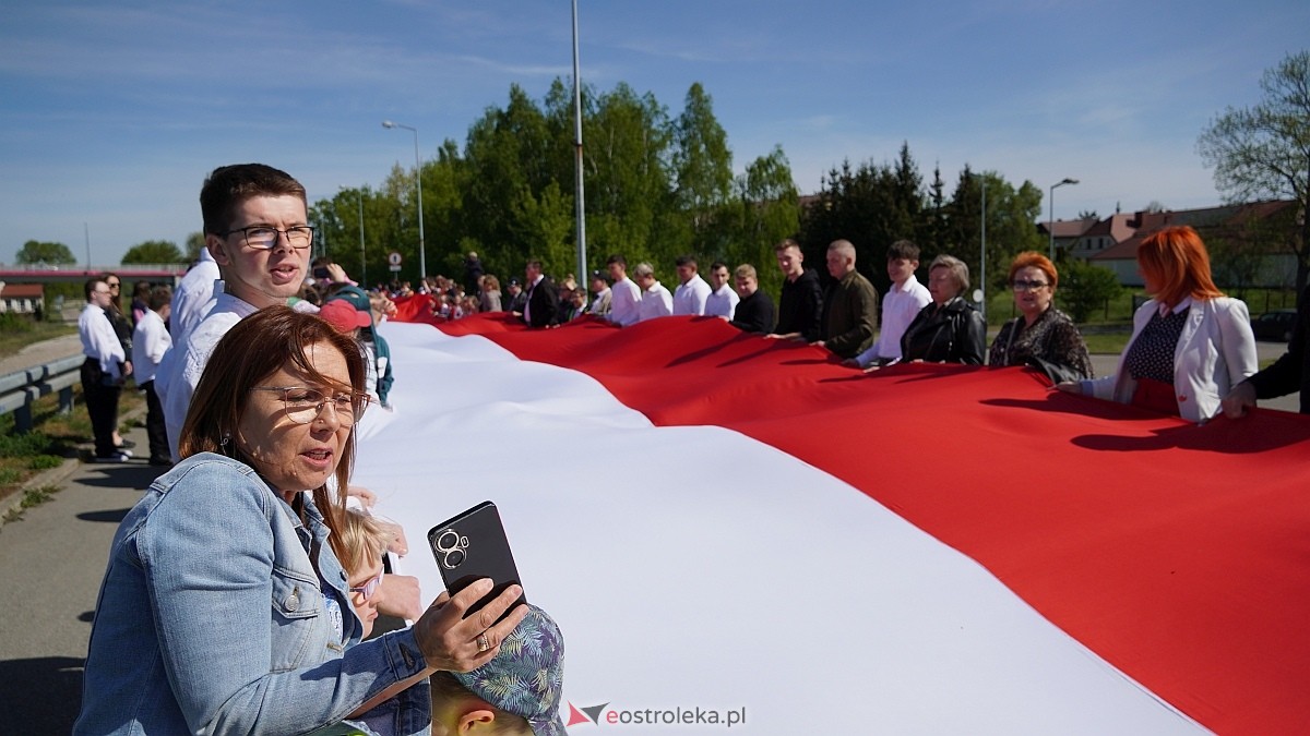 Happening z okazj iDnia Flagi w Ostrołęce [30.04.2025] - zdjęcie #12 - eOstroleka.pl