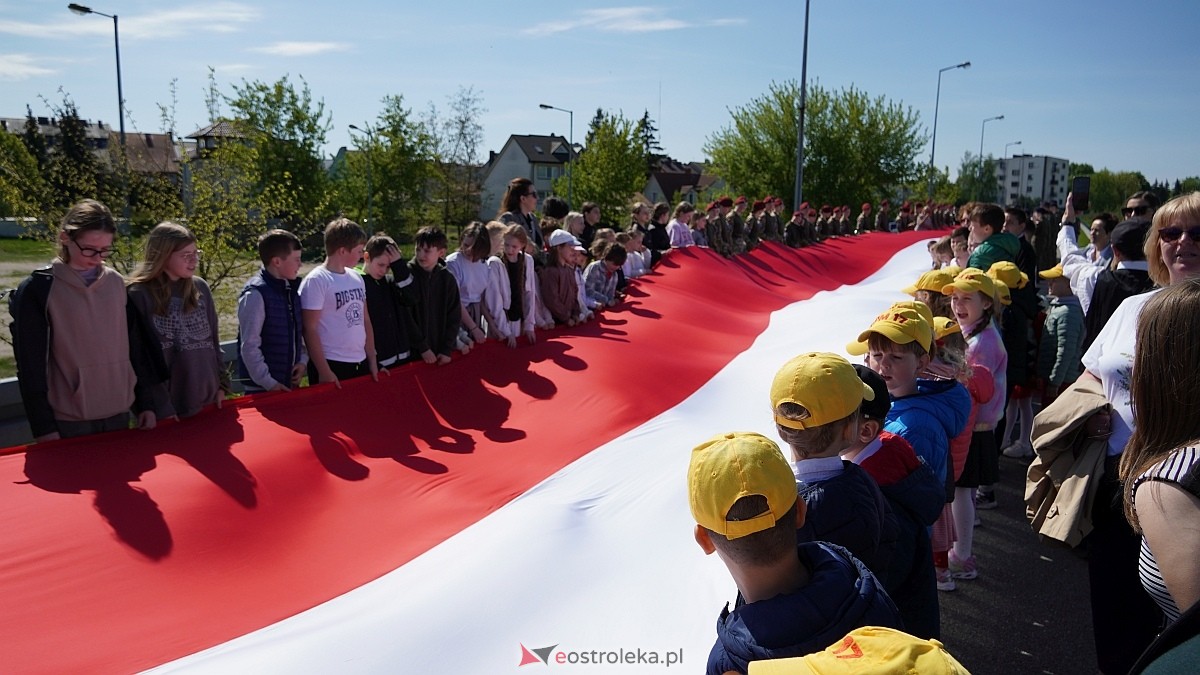 Happening z okazj iDnia Flagi w Ostrołęce [30.04.2025] - zdjęcie #7 - eOstroleka.pl