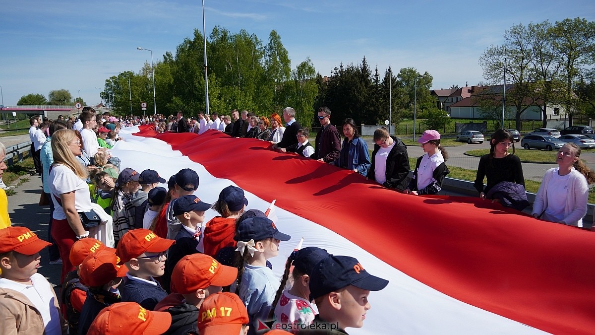 Happening z okazj iDnia Flagi w Ostrołęce [30.04.2025] - zdjęcie #40 - eOstroleka.pl