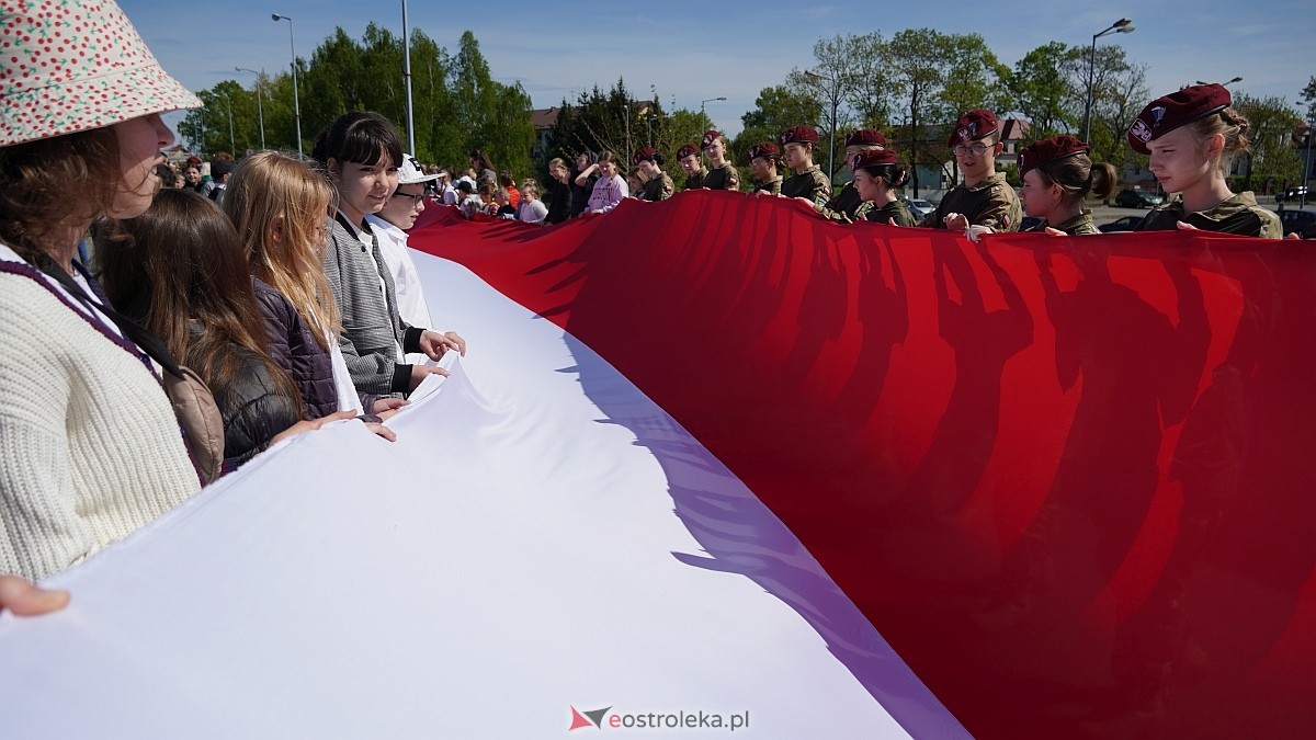 Happening z okazj iDnia Flagi w Ostrołęce [30.04.2025] - zdjęcie #32 - eOstroleka.pl