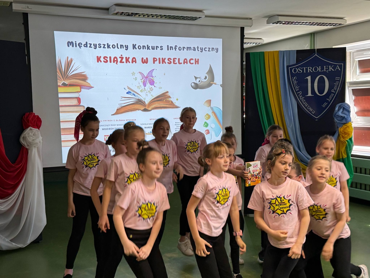 „Książka w pikselach” – finał międzyszkolnego konkursu informatycznego w SP 10 w Ostrołęce - zdjęcie #15 - eOstroleka.pl