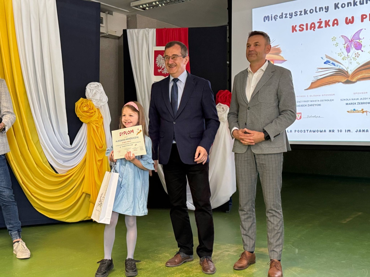„Książka w pikselach” – finał międzyszkolnego konkursu informatycznego w SP 10 w Ostrołęce - zdjęcie #4 - eOstroleka.pl