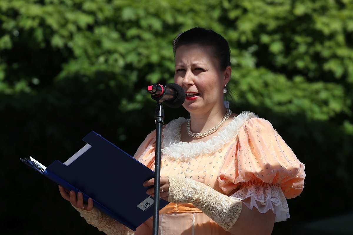 Pokaz tańców narodowych w Dzień Flagi RP [2.05.2025] - zdjęcie #75 - eOstroleka.pl