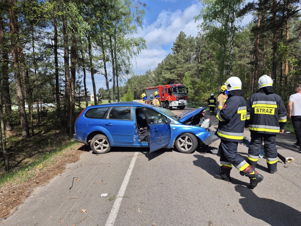 Wypadek w Bandysiach 03.05.2025] - zdjęcie #1 - eOstroleka.pl