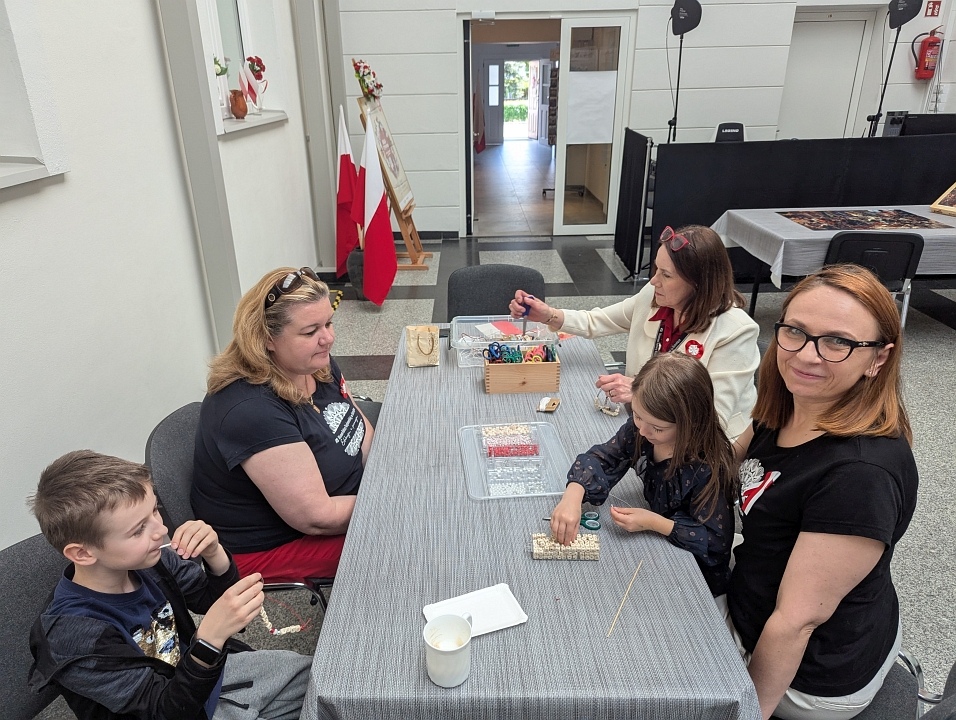 Biało-czerwona. Obowiązkowo! [04.05.2025] - zdjęcie #2 - eOstroleka.pl