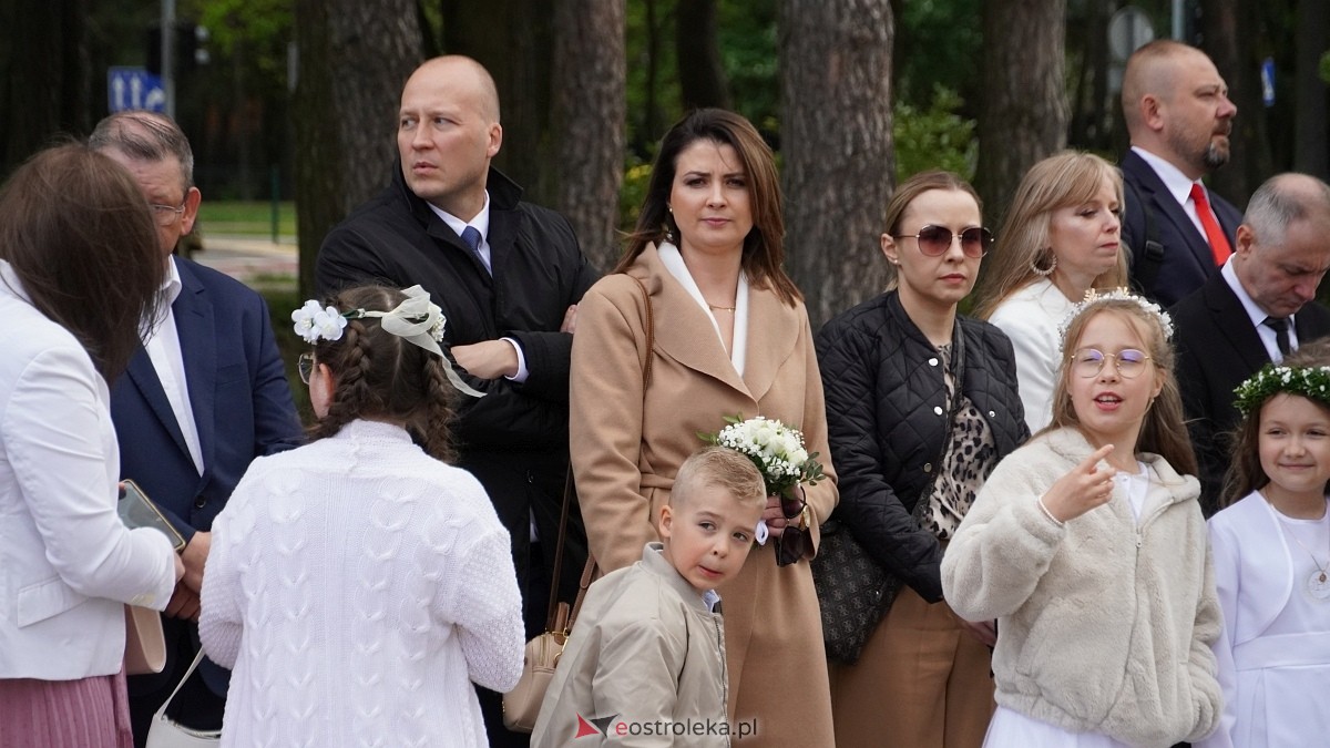 I Komunia Święta w parafii pw. Zbawiciela Świata [4.05.2025] - zdjęcie #146 - eOstroleka.pl