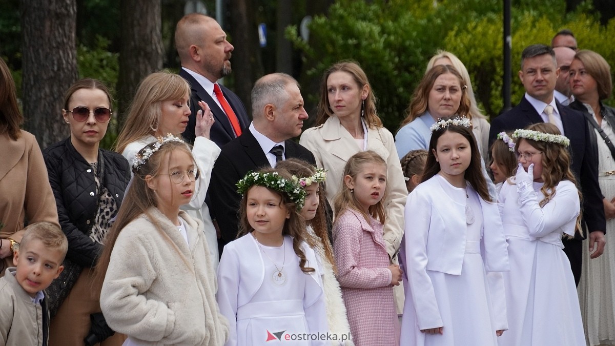 I Komunia Święta w parafii pw. Zbawiciela Świata [4.05.2025] - zdjęcie #145 - eOstroleka.pl