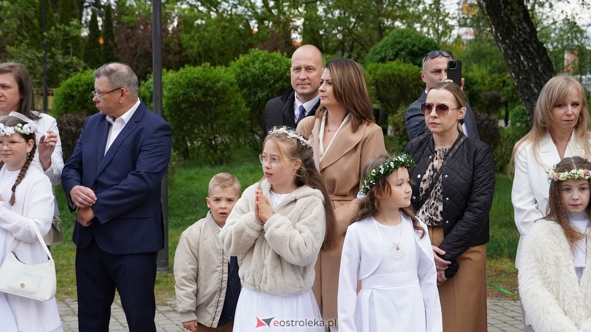 I Komunia Święta w parafii pw. Zbawiciela Świata [4.05.2025] - zdjęcie #140 - eOstroleka.pl