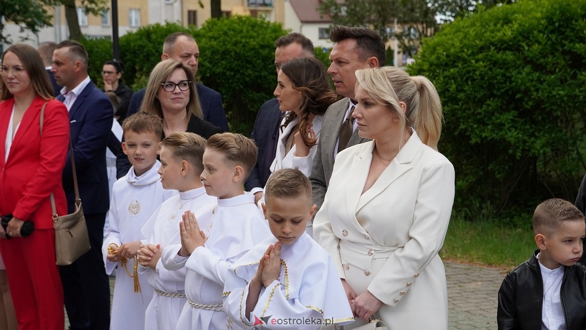 I Komunia Święta w parafii pw. Zbawiciela Świata [4.05.2025] - zdjęcie #132 - eOstroleka.pl