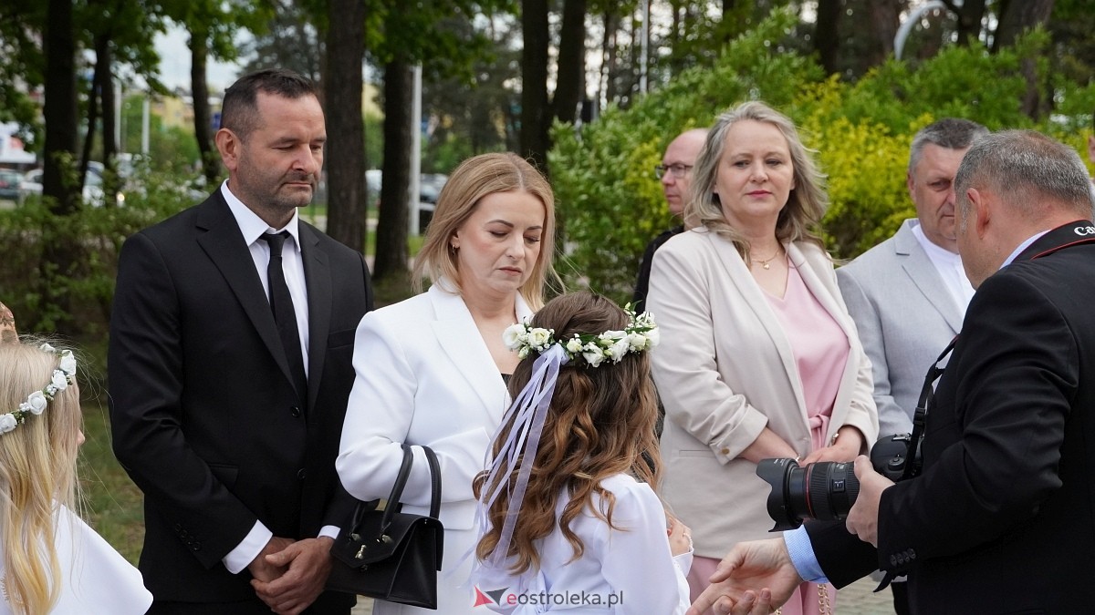 I Komunia Święta w parafii pw. Zbawiciela Świata [4.05.2025] - zdjęcie #124 - eOstroleka.pl