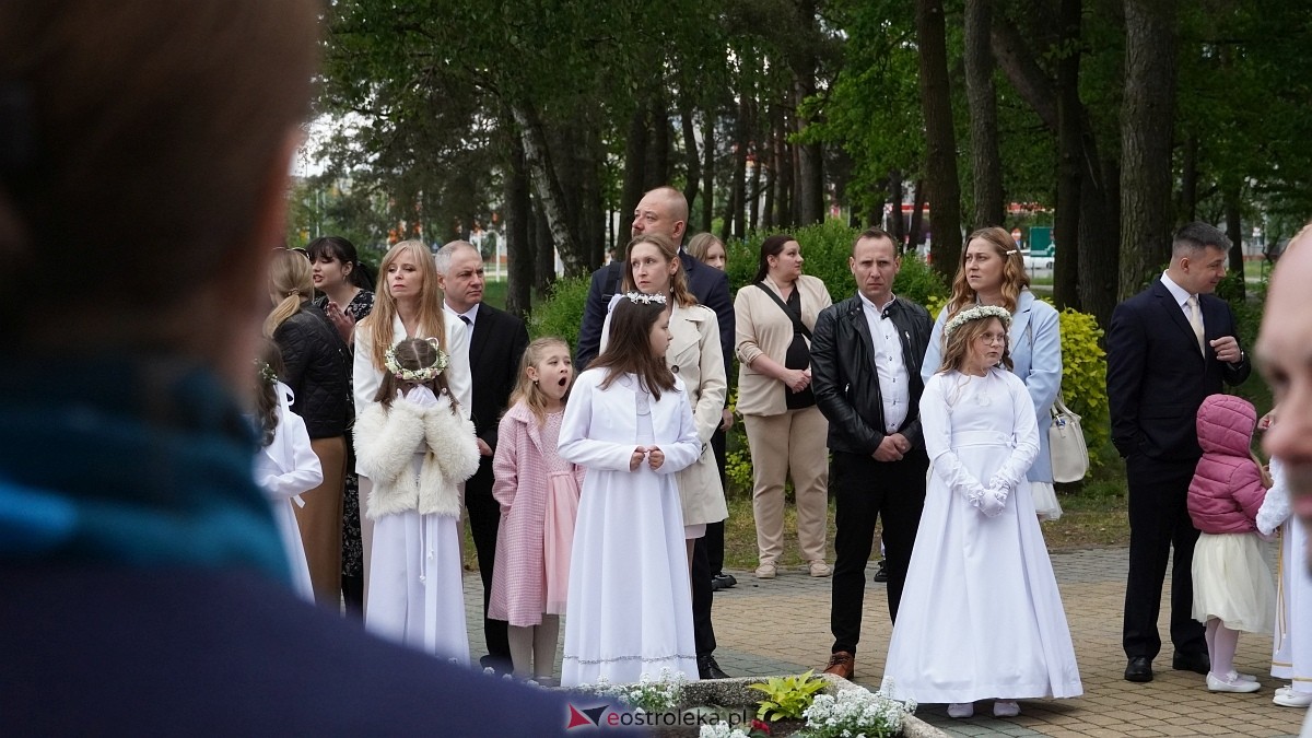 I Komunia Święta w parafii pw. Zbawiciela Świata [4.05.2025] - zdjęcie #52 - eOstroleka.pl