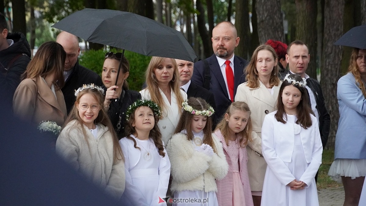 I Komunia Święta w parafii pw. Zbawiciela Świata [4.05.2025] - zdjęcie #67 - eOstroleka.pl