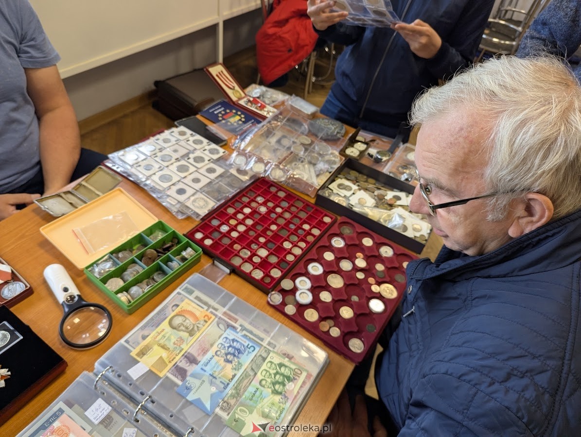 Giełda kolekcjonerska w Klubie Lokator [04.05.2025] - zdjęcie #12 - eOstroleka.pl