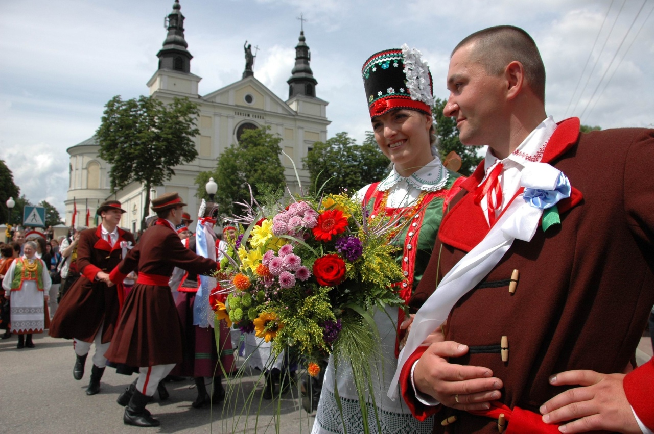 Wesele Kurpiowskie w Kadzidle - archiwalne zdjęcia par [04.05.2025] - zdjęcie #16 - eOstroleka.pl