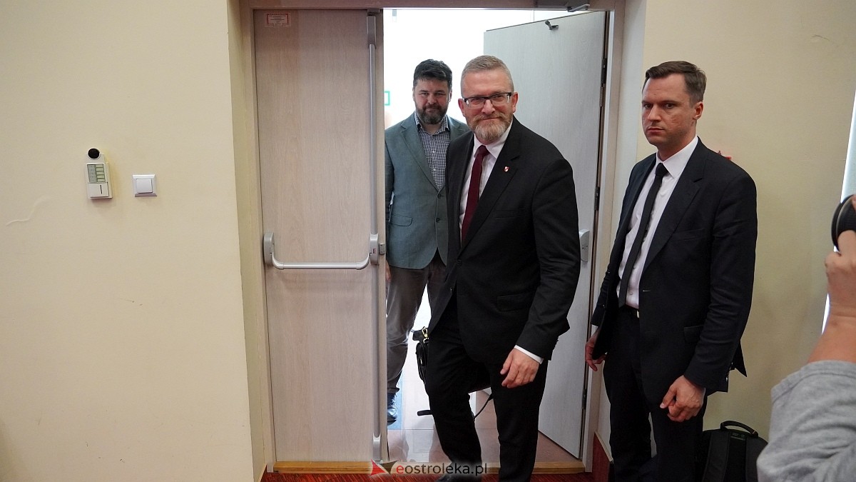 Grzegorz Braun w Ostrołęce [04.05.2025] - zdjęcie #80 - eOstroleka.pl