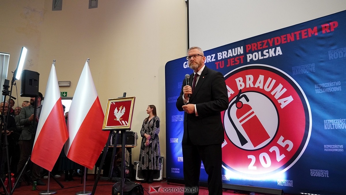 Grzegorz Braun w Ostrołęce [04.05.2025] - zdjęcie #53 - eOstroleka.pl