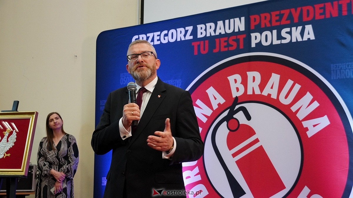 Grzegorz Braun w Ostrołęce [04.05.2025] - zdjęcie #52 - eOstroleka.pl