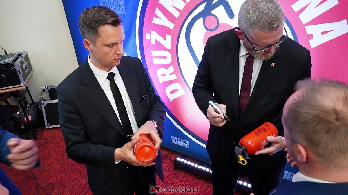 Grzegorz Braun w Ostrołęce [04.05.2025] - zdjęcie #40 - eOstroleka.pl