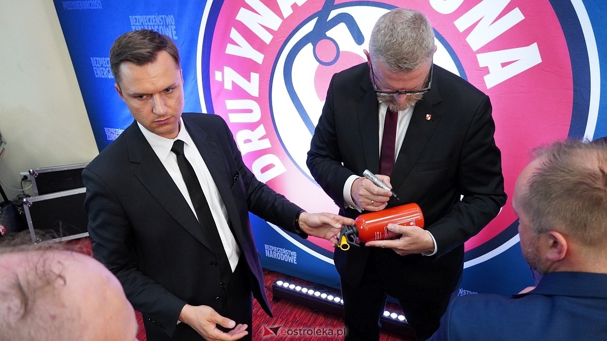 Grzegorz Braun w Ostrołęce [04.05.2025] - zdjęcie #37 - eOstroleka.pl