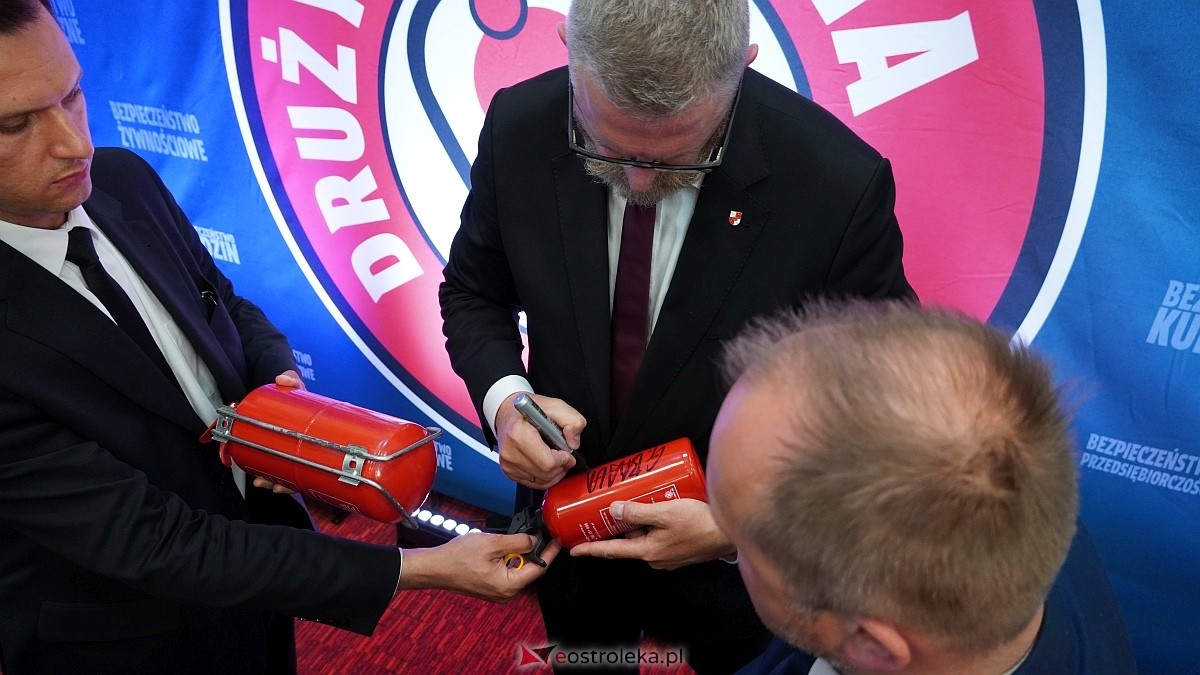 Grzegorz Braun w Ostrołęce [04.05.2025] - zdjęcie #34 - eOstroleka.pl