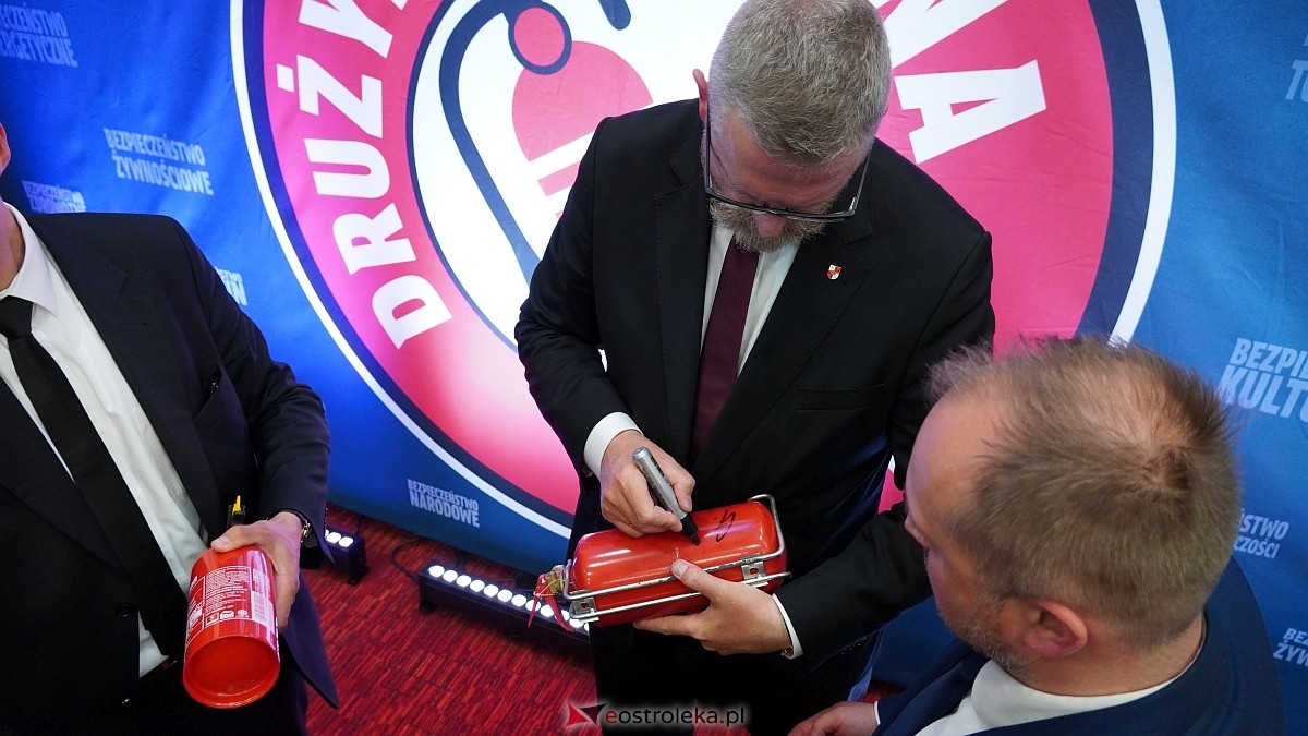 Grzegorz Braun w Ostrołęce [04.05.2025] - zdjęcie #32 - eOstroleka.pl