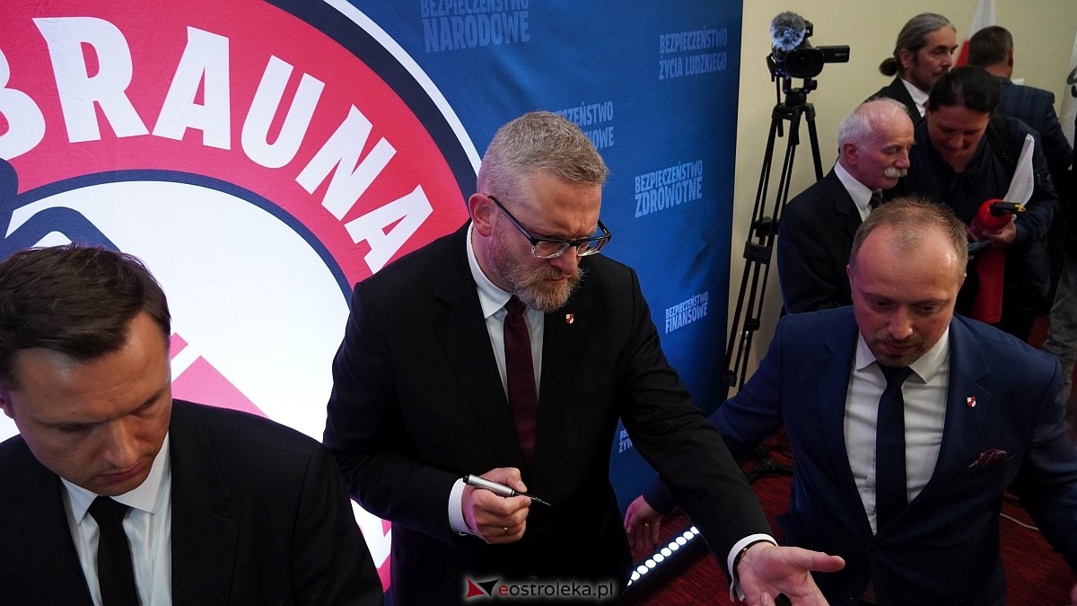 Grzegorz Braun w Ostrołęce [04.05.2025] - zdjęcie #31 - eOstroleka.pl