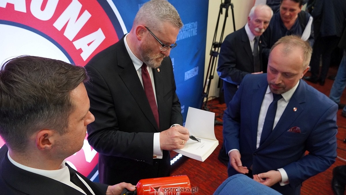 Grzegorz Braun w Ostrołęce [04.05.2025] - zdjęcie #26 - eOstroleka.pl