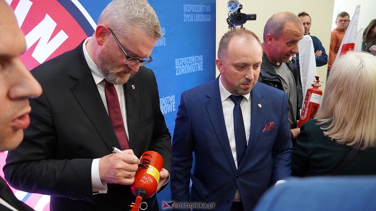 Grzegorz Braun w Ostrołęce [04.05.2025] - zdjęcie #6 - eOstroleka.pl