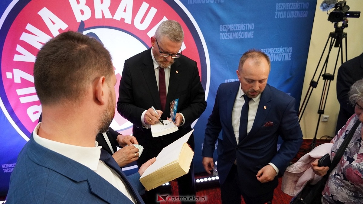 Grzegorz Braun w Ostrołęce [04.05.2025] - zdjęcie #3 - eOstroleka.pl