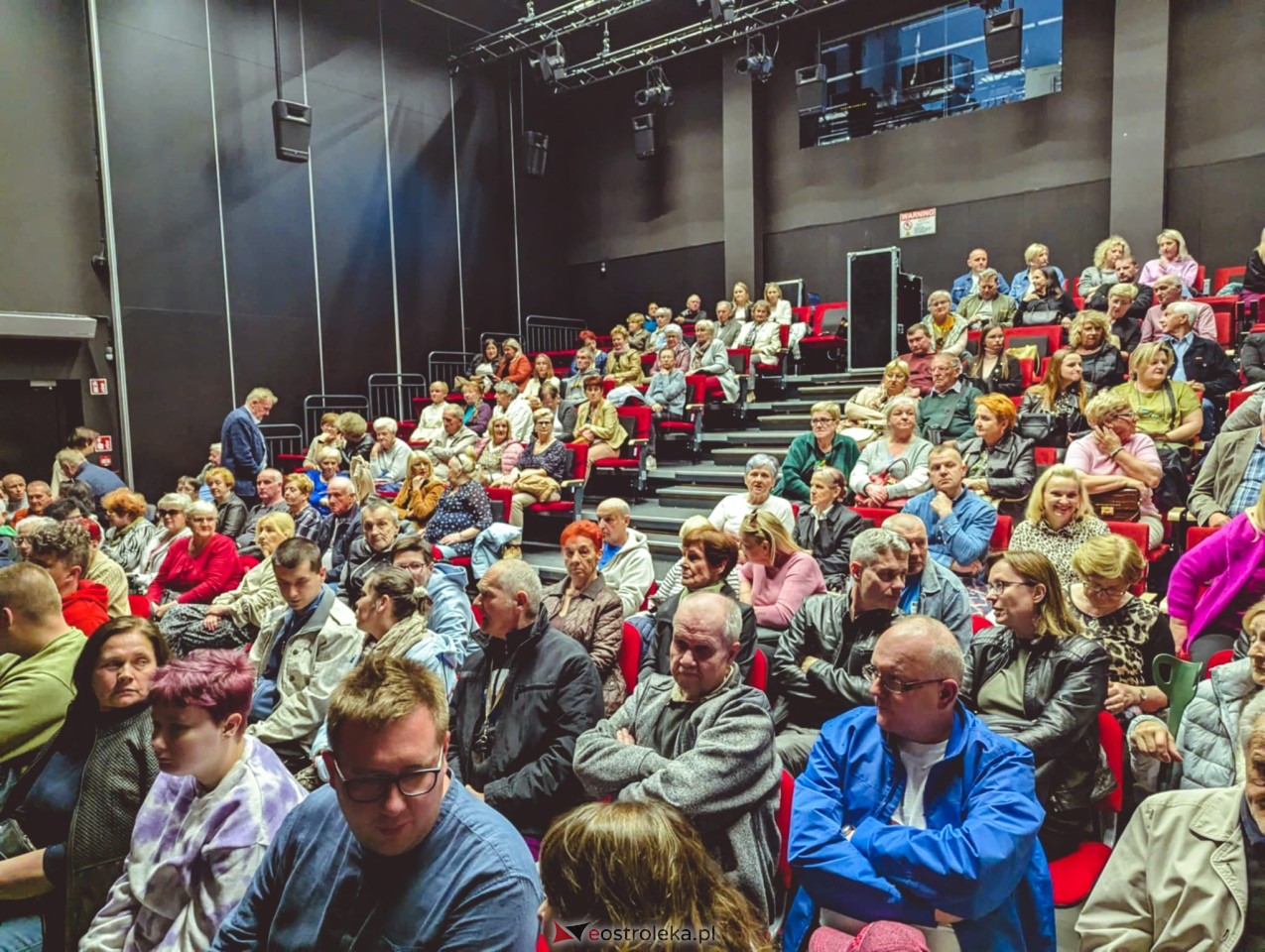 Koncert piosenek Krzysztofa Krawczyka w Muzeum Żołnierzy Wyklętych [05.05.2025] - zdjęcie #19 - eOstroleka.pl
