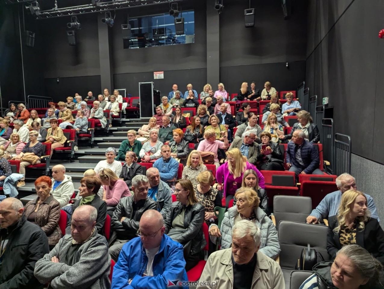 Koncert piosenek Krzysztofa Krawczyka w Muzeum Żołnierzy Wyklętych [05.05.2025] - zdjęcie #12 - eOstroleka.pl